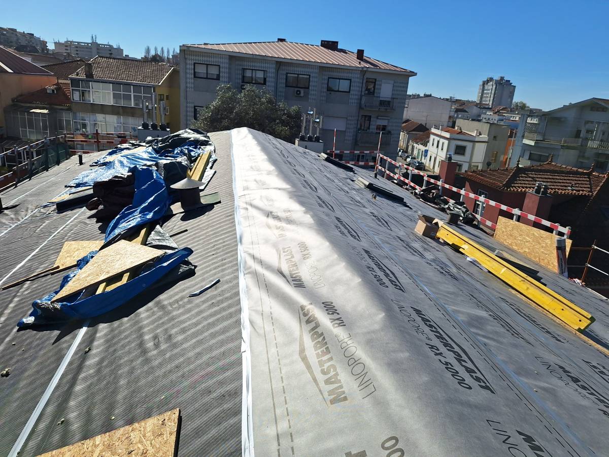 mvconstruçoes lda - Gondomar - Réparation ou remplacement de revêtement de sol en vinyle ou en linoléum