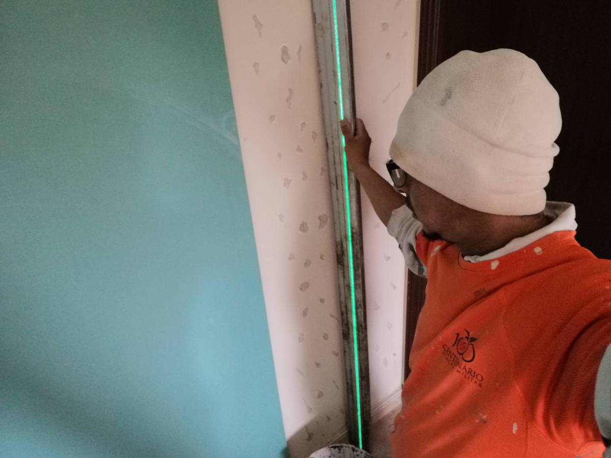 ABC Remodelações - Sintra - Pose de sols en pierre ou en carrelage