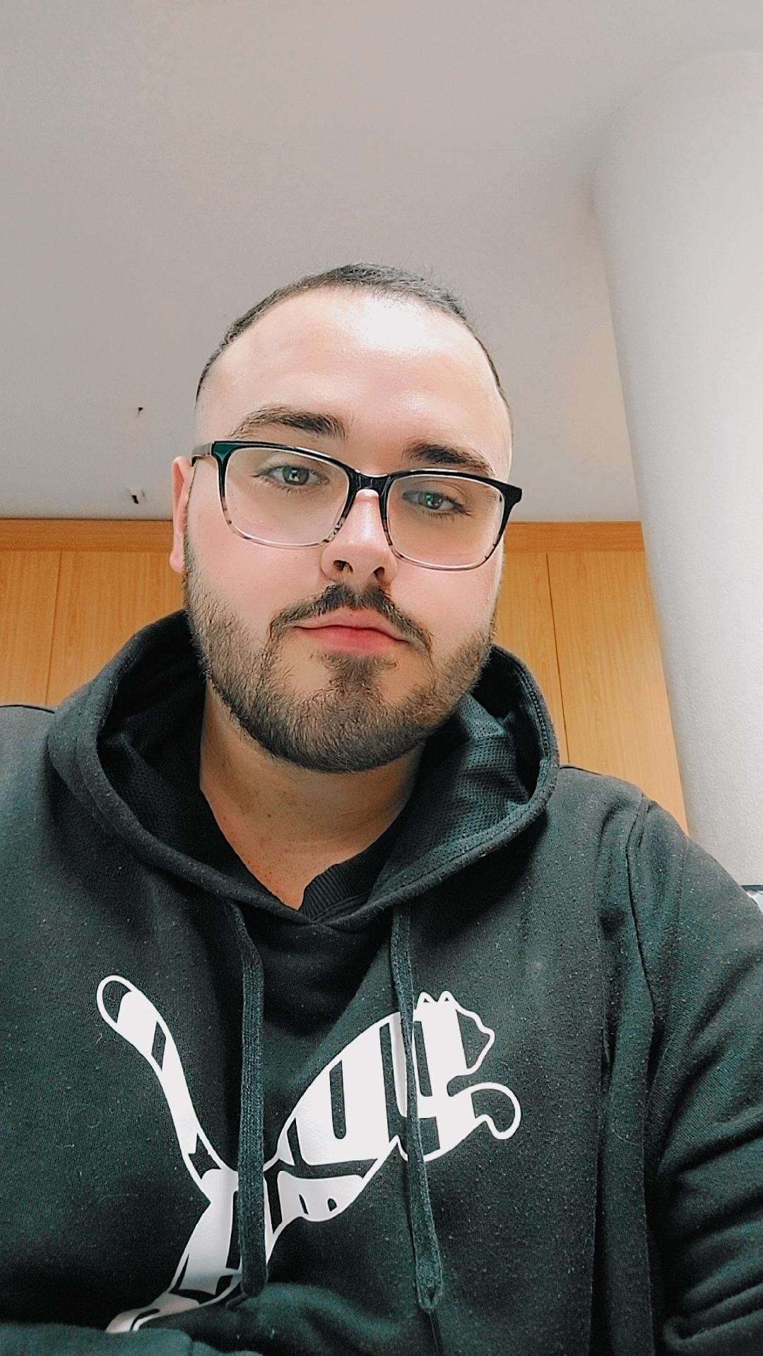 Fernando Pinto - Porto - Home Care and Nursing Homes