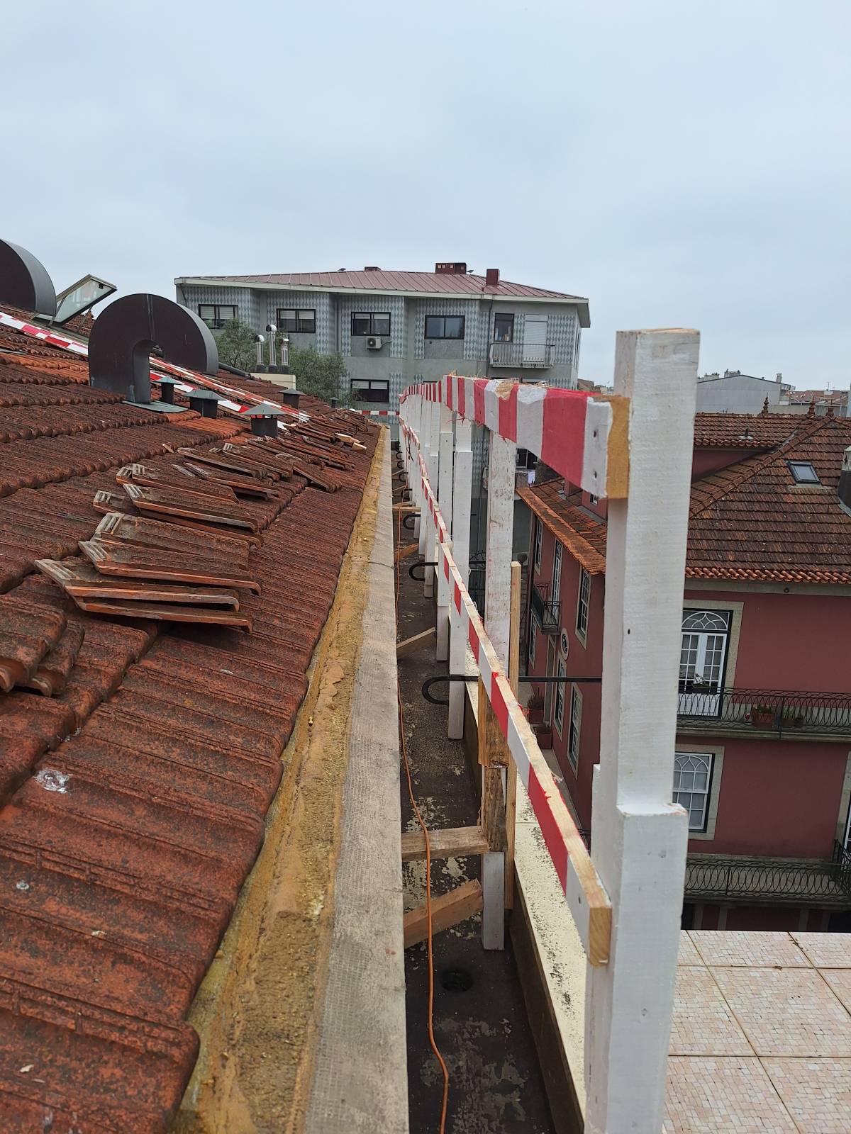 mvconstruçoes lda - Gondomar - Peinture de portes