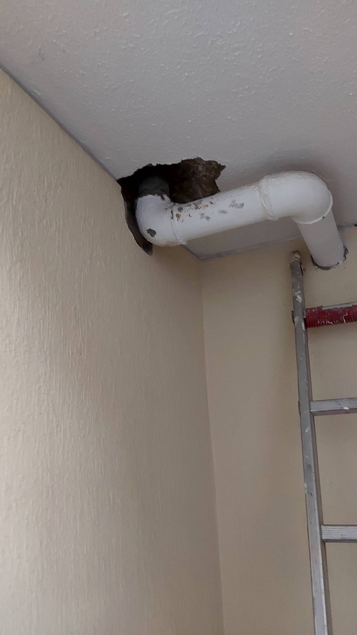 CBNJ REMODELAÇÕES - Arruda dos Vinhos - Instalação de Tubos de Canalização