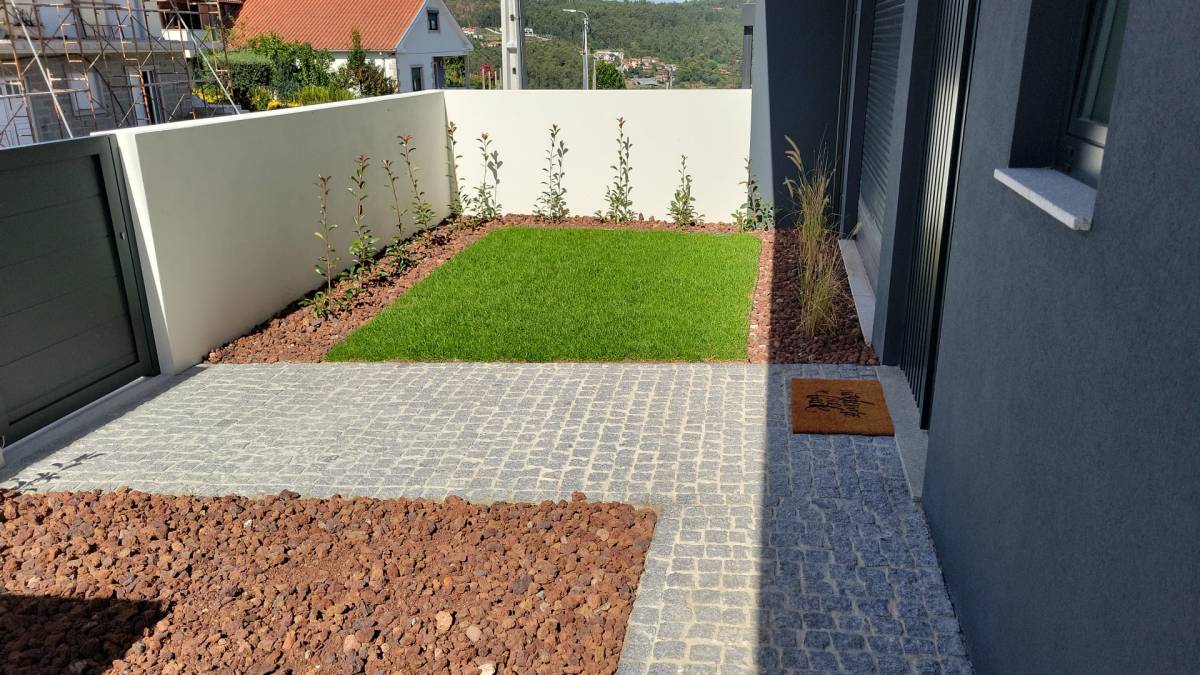 André Santos jardinagem - Vila Nova de Famalicão - Delimitação de Relvados