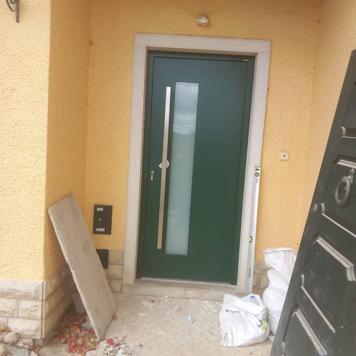 ESBOÇOS & TRILHOS REMODELAÇÕES DESIGN UNIPESSOAL LDA - Gondomar - Instalação de Ventoinha