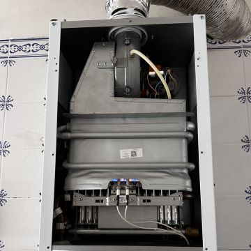 Global services - Amadora - Lichtinstallation