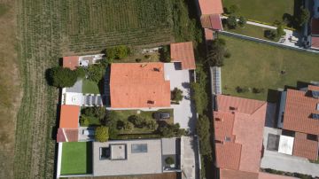 Paulo Fernandes - Vila Verde - Bilder aufhängen und Kunstinstallationen anbringen