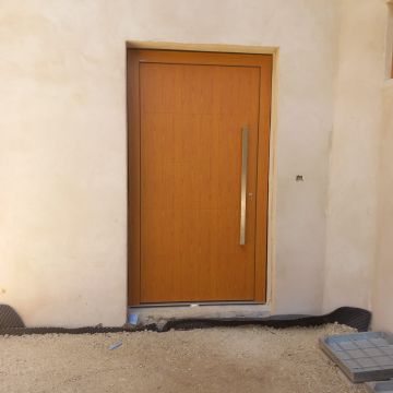 ESBOÇOS & TRILHOS REMODELAÇÕES DESIGN UNIPESSOAL LDA - Gondomar - Instalação de Alcatifa