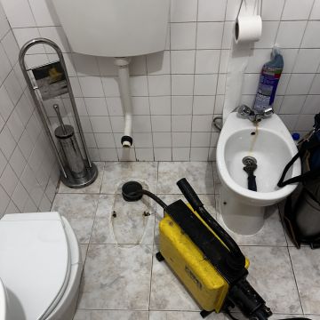 Global services - Amadora - Einbau von Lüftungsrohren