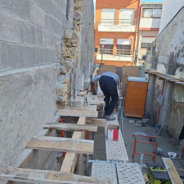 mvconstruçoes lda - Gondomar - Installation, réparation ou retrait de revêtement mural