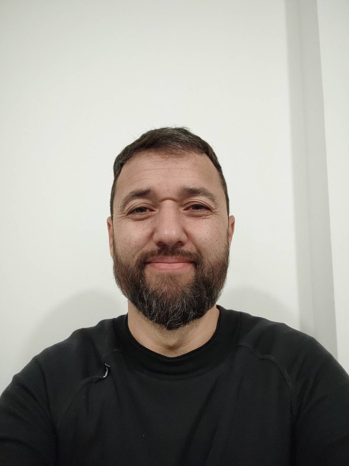 Hernani Monteiro - Loures - Bilder aufhängen und Kunstinstallationen anbringen