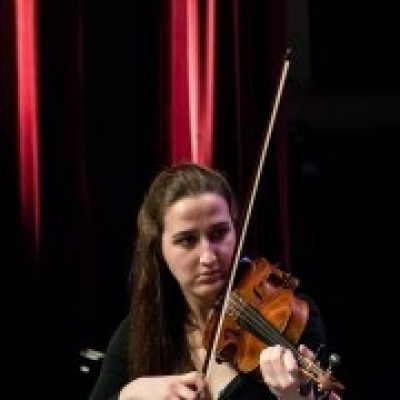 Ângela Topa - Vila Nova de Gaia - Aulas de Violino Folk