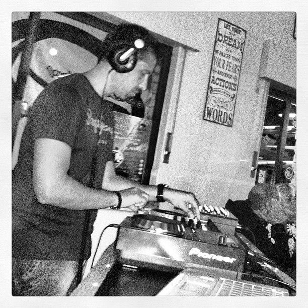 DJ BrunoFL - Lisboa - DJ para Festa Juvenil