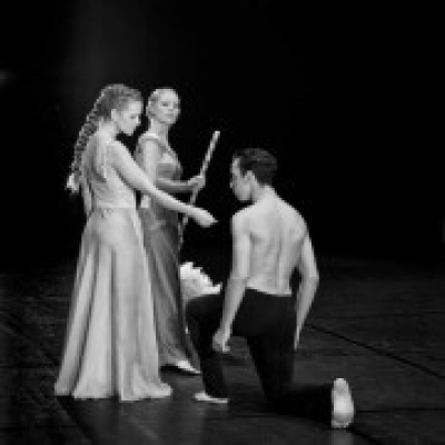 Joana ji Antunes - Guimarães - Dancing