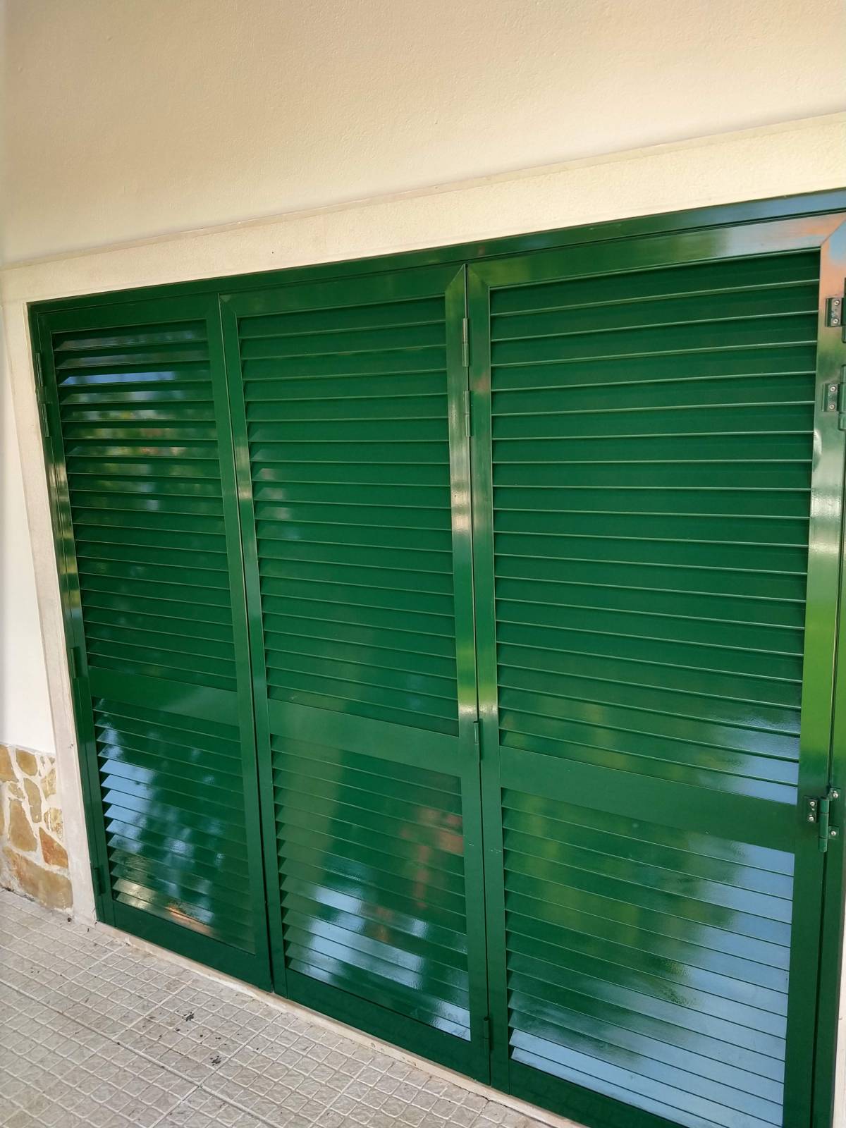NG Construções LDA - Almada - Exterior Painting