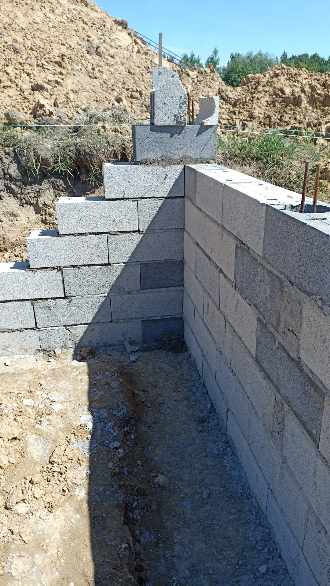 Menorah construções. João Reis - Santarém - Instalação, Reparação ou Remoção de Revestimento de Parede
