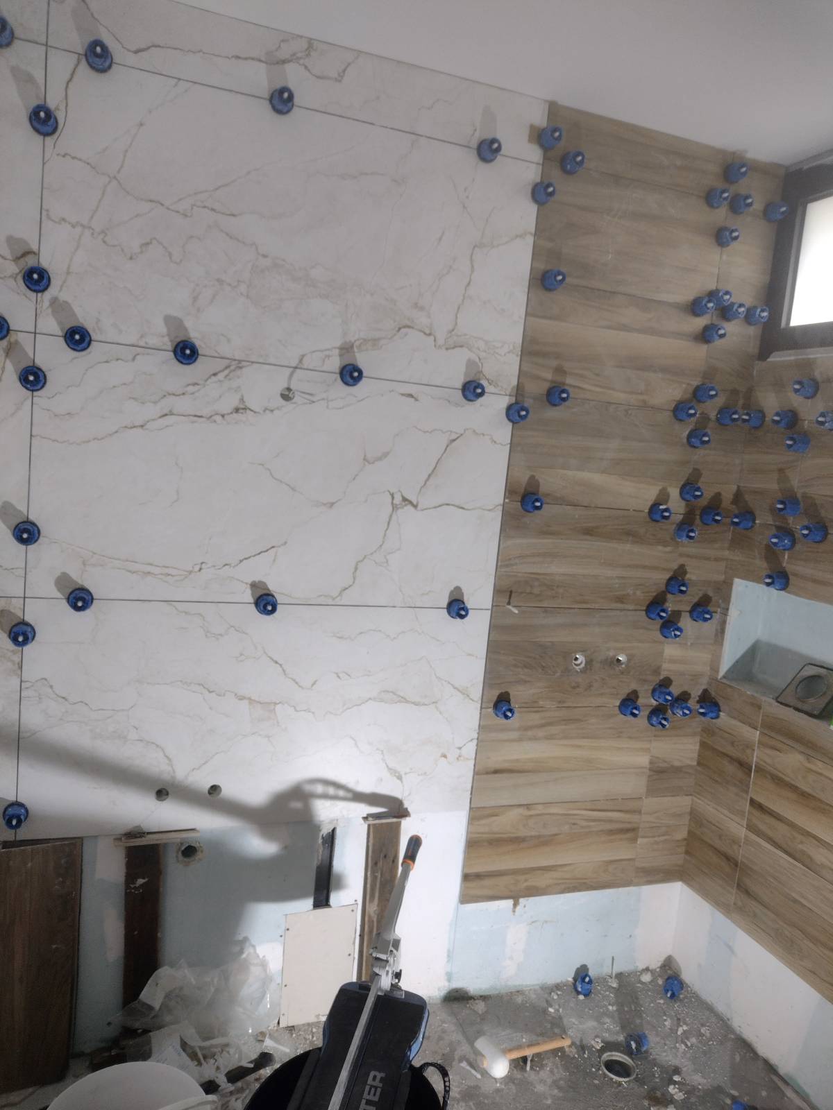 De Paula Brito construção - Faro - Installation, réparation ou retrait de revêtement mural