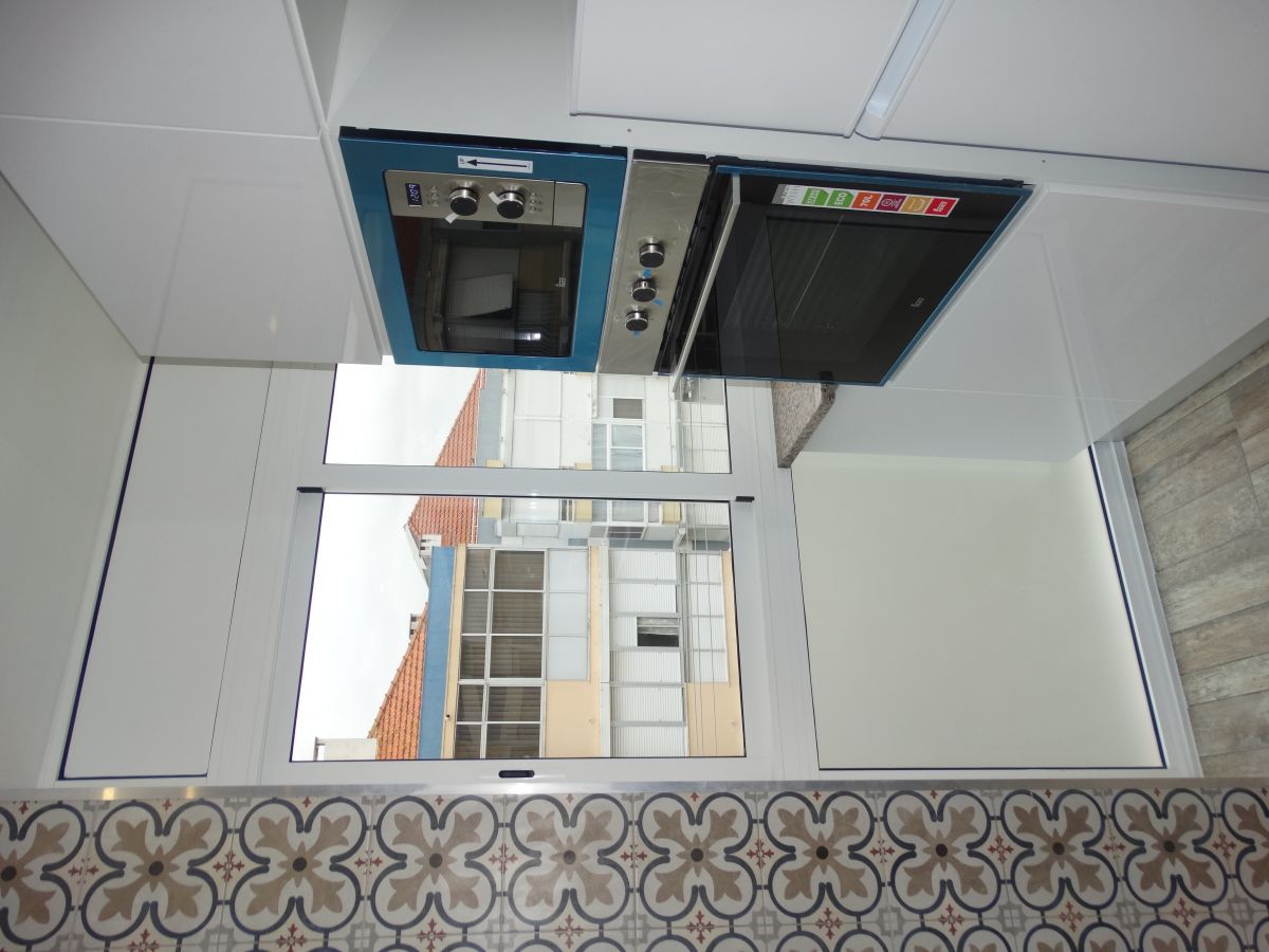 LMFL, LDA - Lisboa - Cabinet Repair