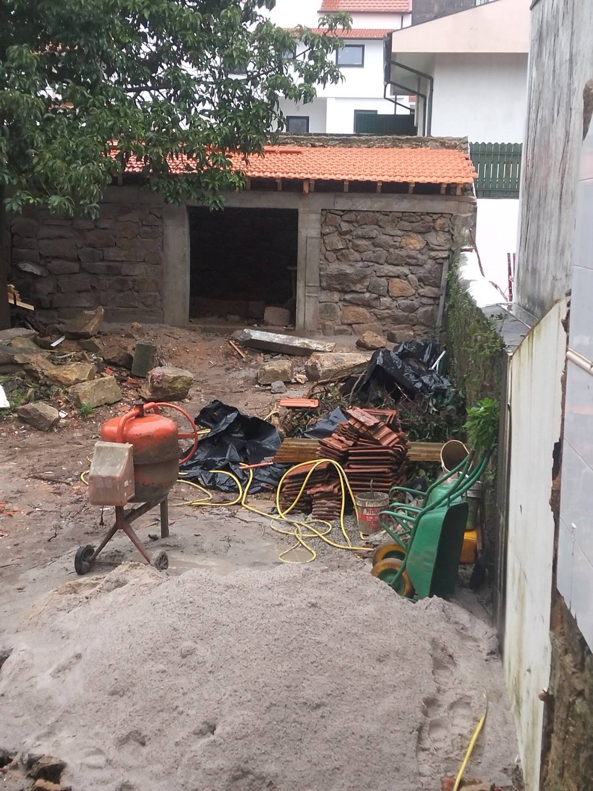 J-B Construções e remodelações - São João da Madeira - Télémarketing et télévente