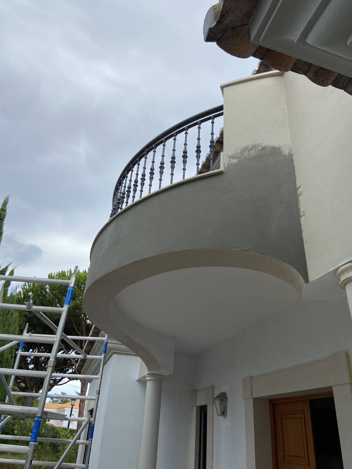 MNUNES pinturas de construção civil. - Loulé - Réparation ou remplacement de revêtement de sol en pierre ou carrelage