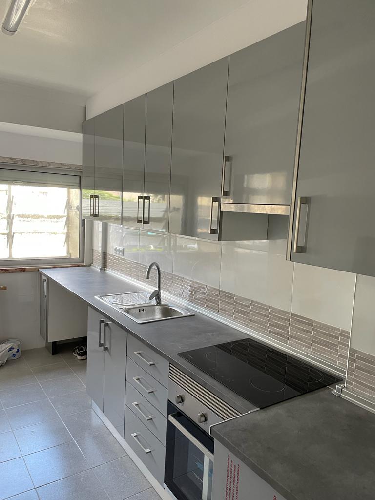 Bruno Silva - Cascais - Bathroom Tiling