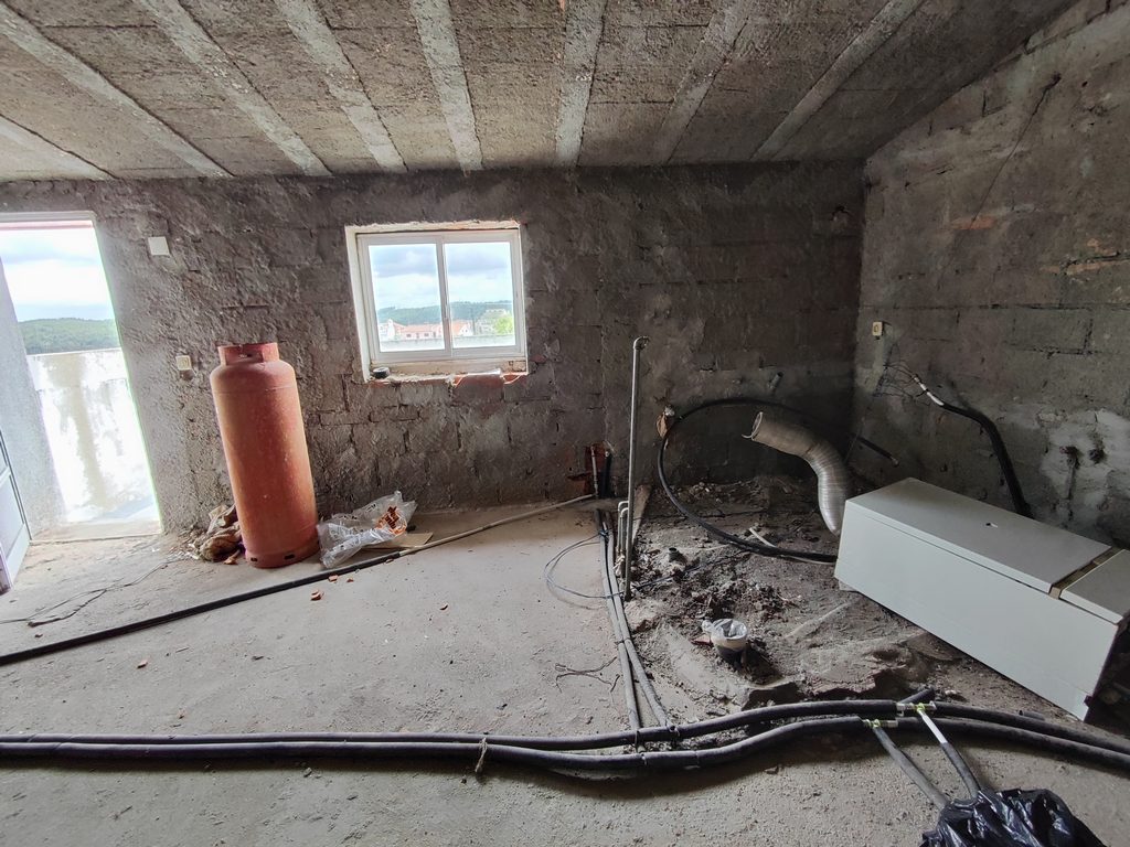 ALLRESTORE-Engenharia, Construção e Reabilitação, Lda - Abrantes - Abrissarbeiten