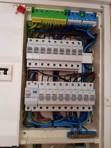 Irmaos Voltagem - Oliveira de Azeméis - Instalação de Disjuntor ou Caixa de Fusíveis