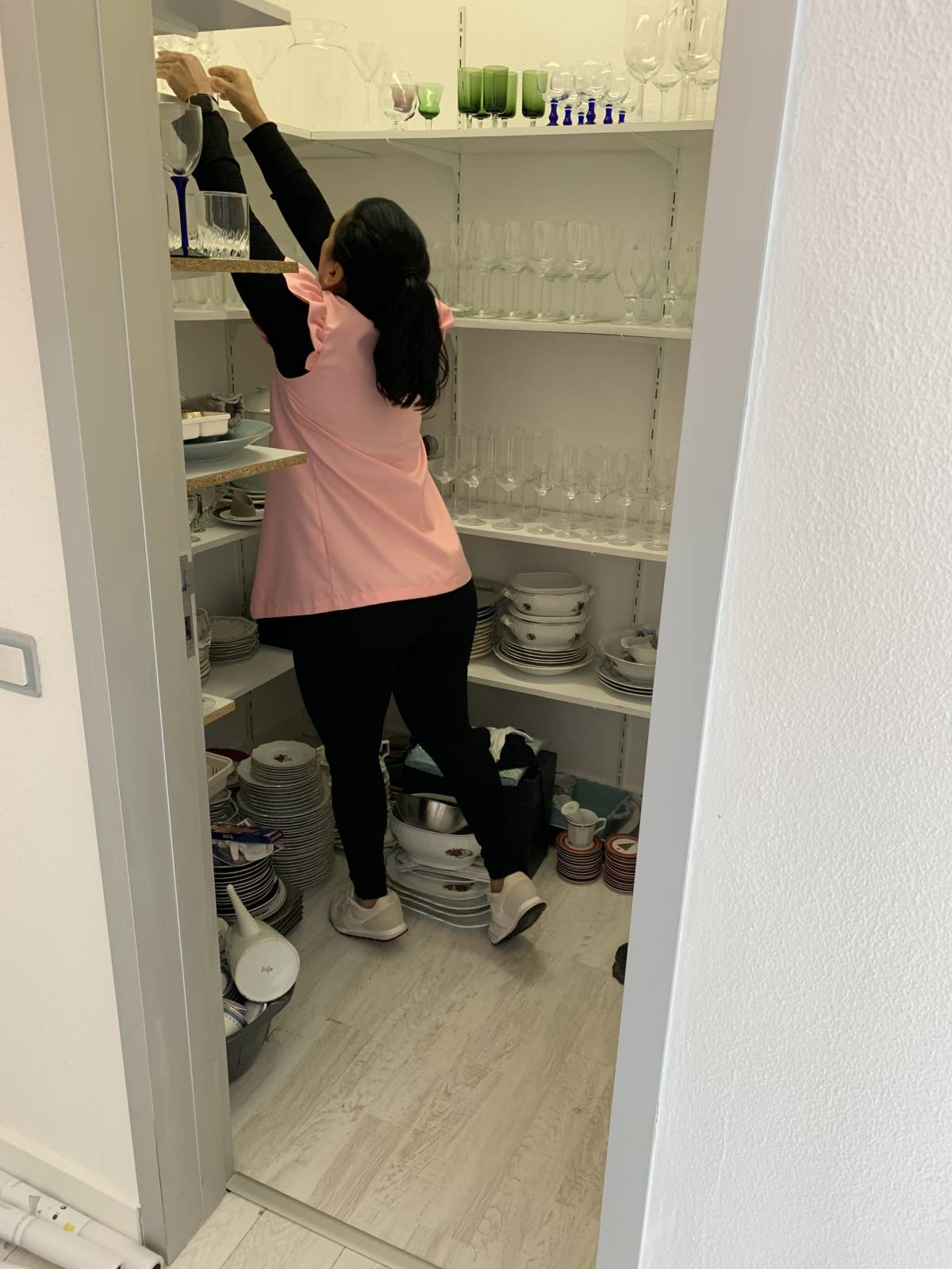 Tânia Cardoso - Seixal - Kleiderschrank ordnen / organisieren
