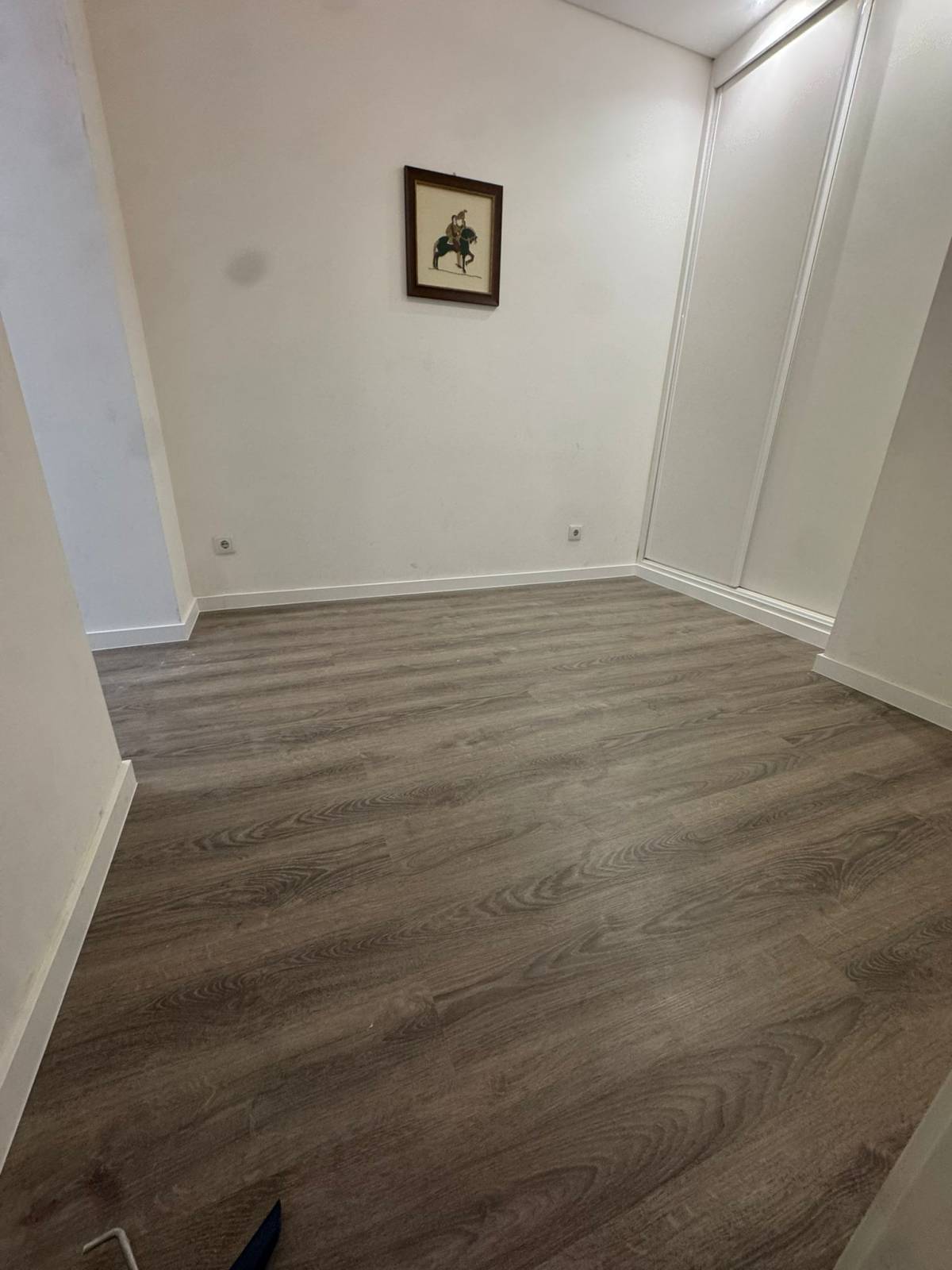 Dr. Pintura - Amadora - Trockenbau reparieren und Oberflächenstruktur geben