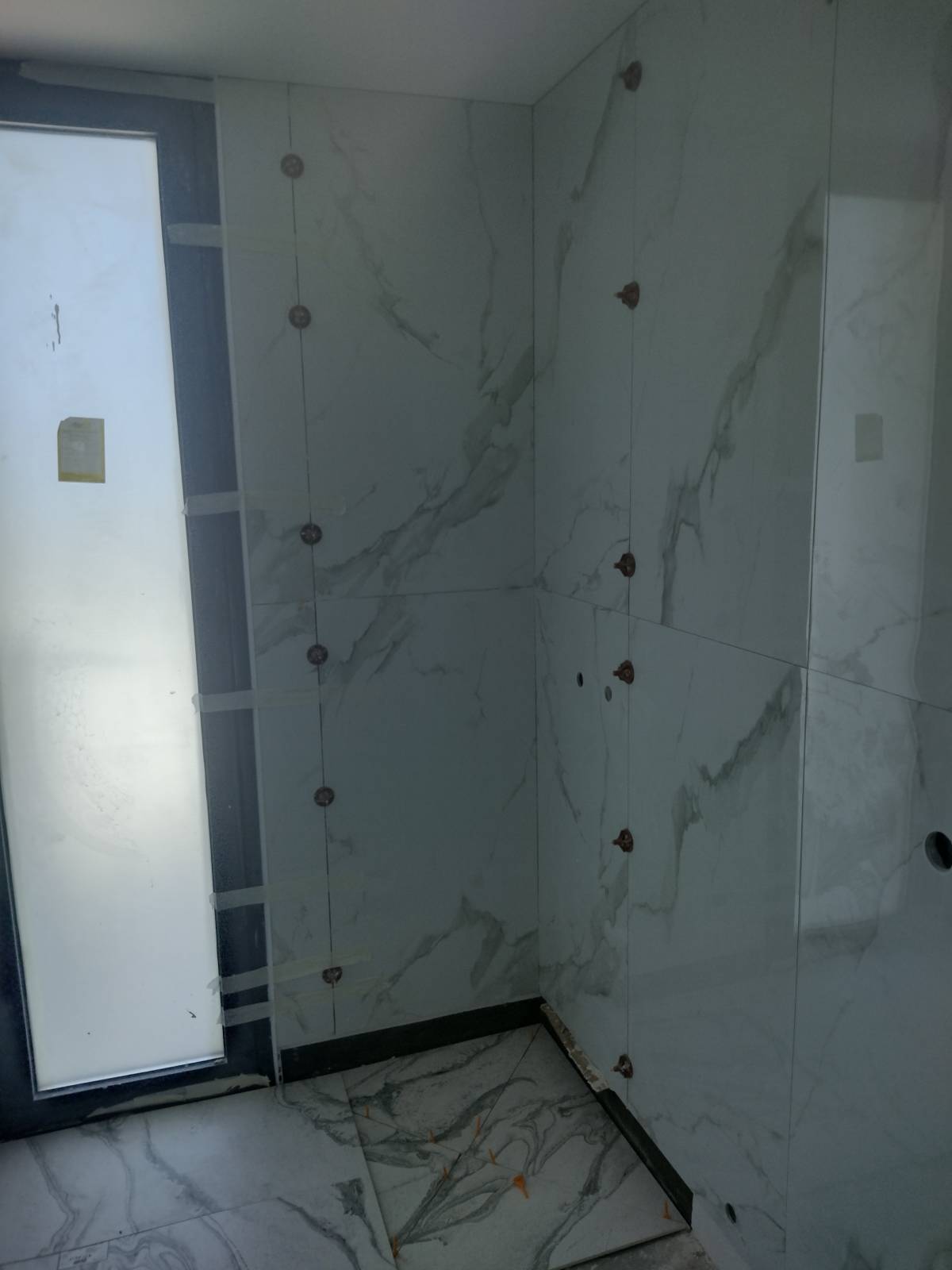 De Paula Brito construção - Faro - Installation, réparation ou retrait de revêtement mural