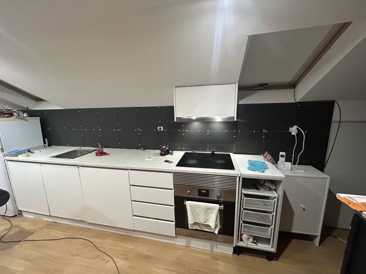 Adrian Viloria - Lisboa - Reparação de Móveis