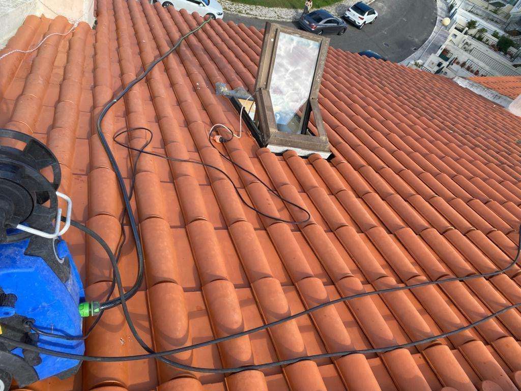Ermano Colombo - Leiria - Tile Repair