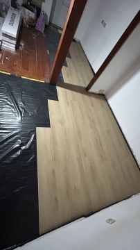 Adrian Viloria - Lisboa - Instalação de Lâmpada