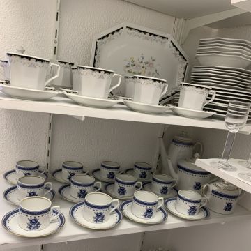 Tânia Cardoso - Seixal - Kleiderschrank ordnen / organisieren