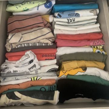 Tânia Cardoso - Seixal - Kleiderschrank ordnen / organisieren