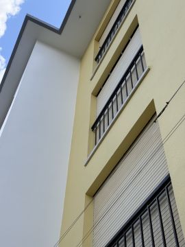 Yellow Vertical - Cascais - Pintura Exterior
