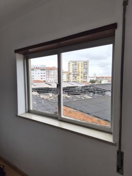 Empresa de Caixilharia de Alumínio