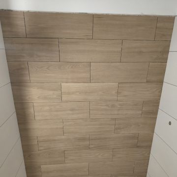 De Paula Brito construção - Faro - Revêtement mural en bois
