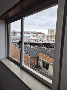 Empresa de Caixilharia de Alumínio
