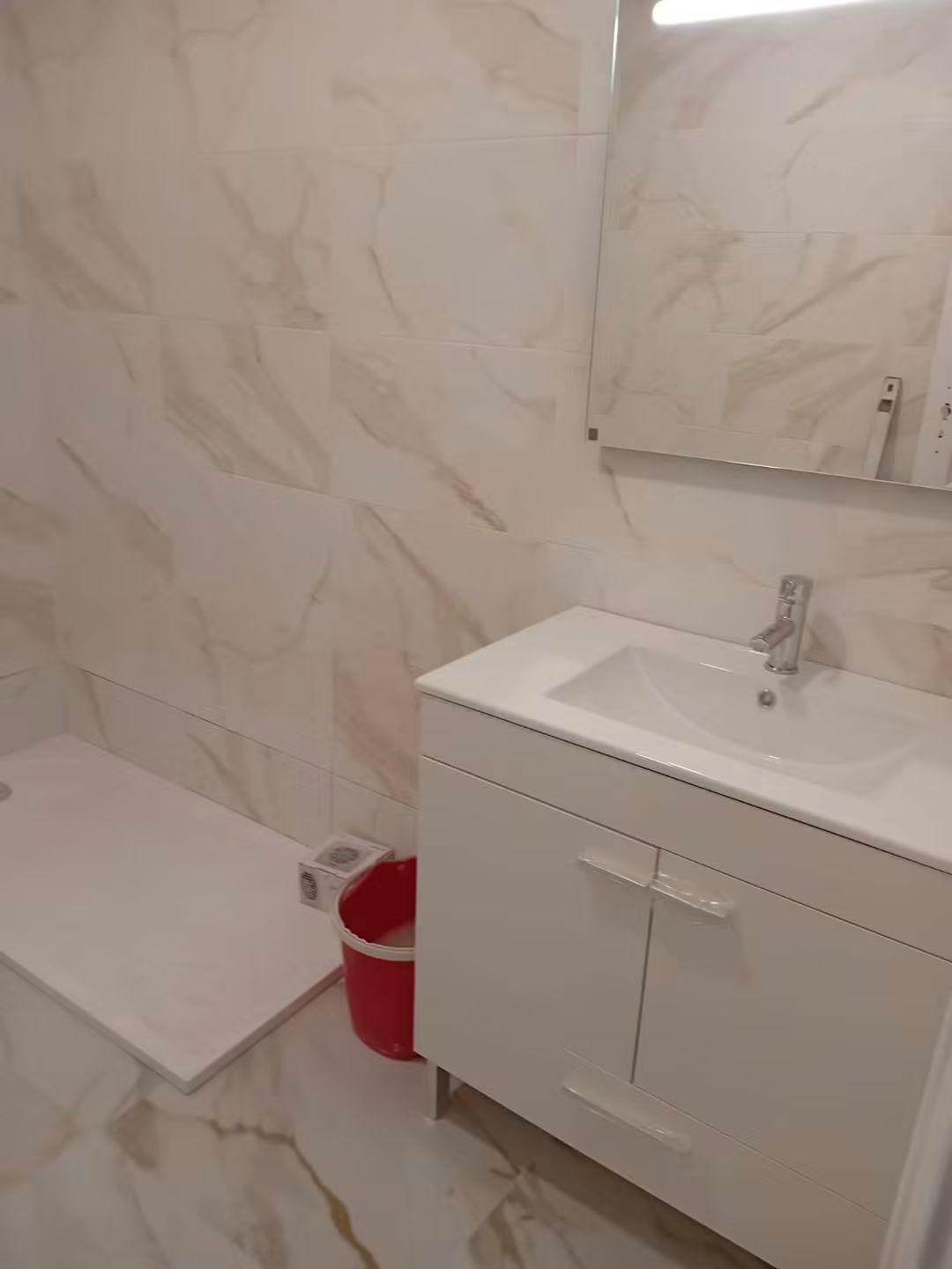 Jocasima Remodelações - Sintra - Innenwand einbauen