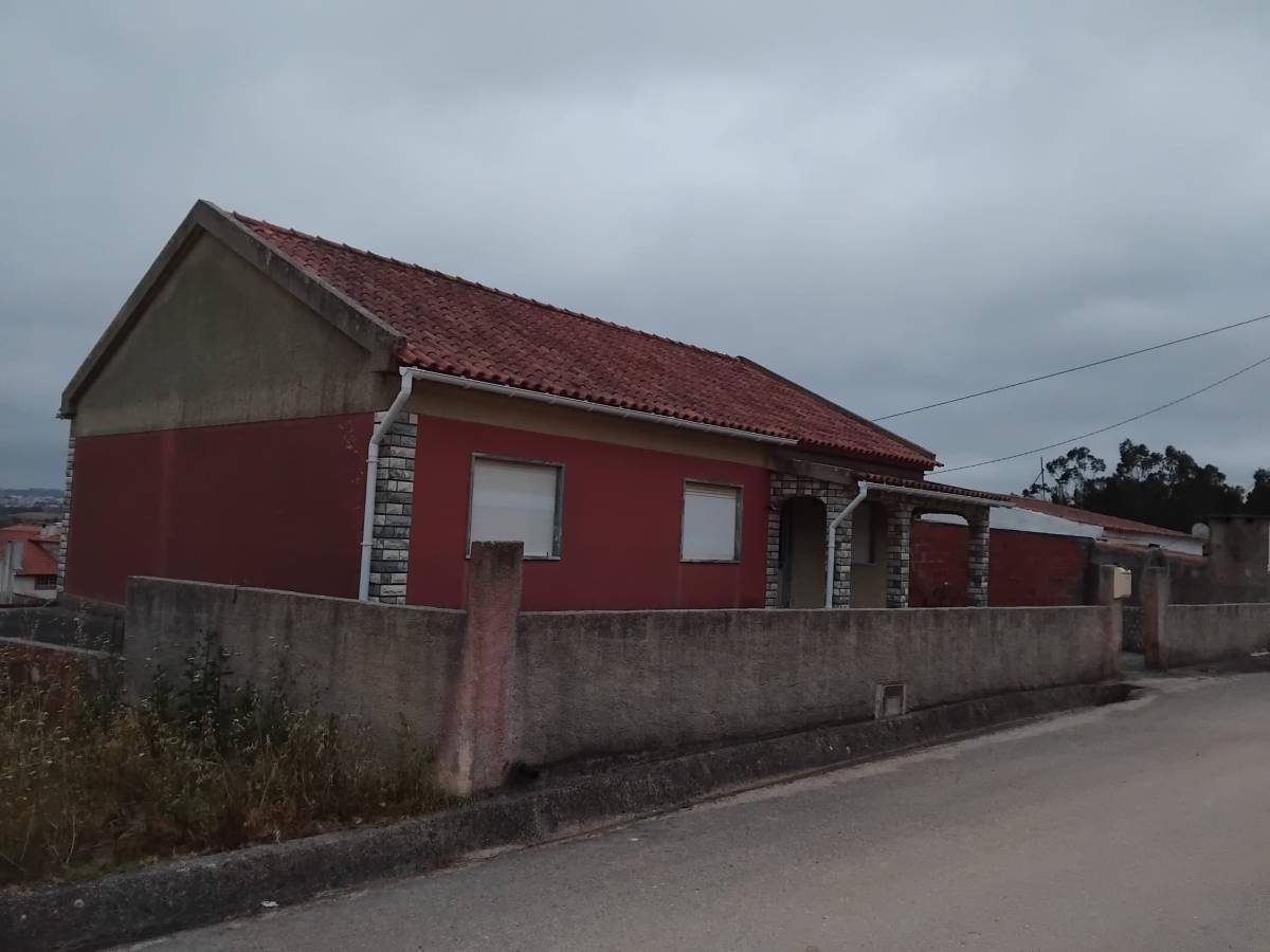 Ricardo Antunes - Óbidos - Instalação de Pavimento em Betão