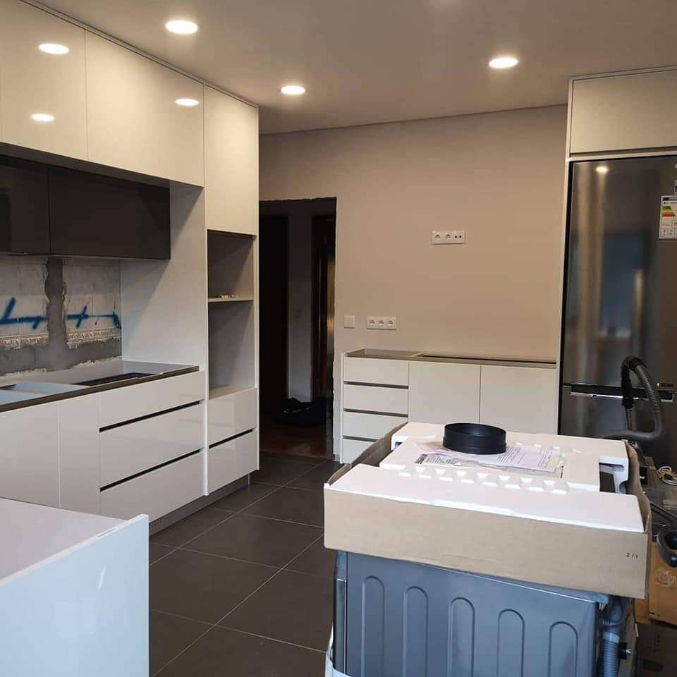Joel Pinheiro - Paredes - Drywall Installation and Hanging
