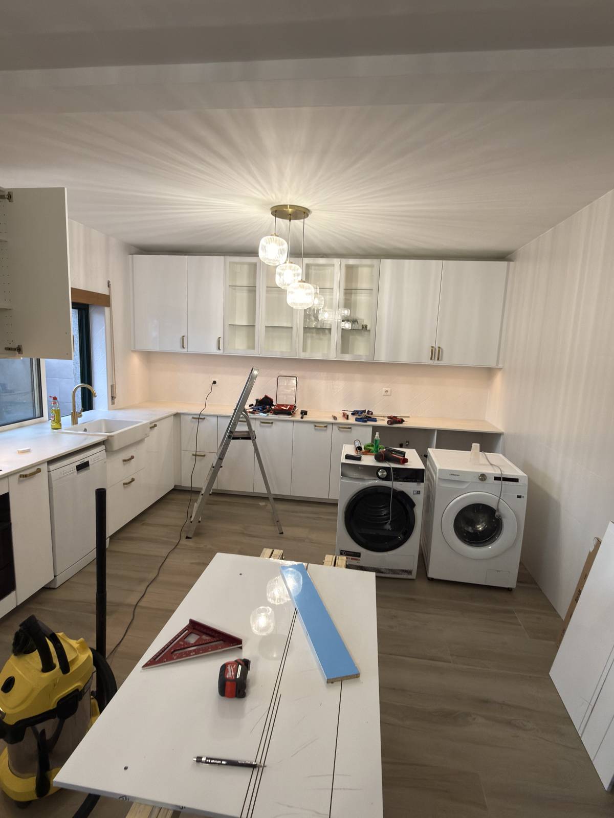 Cocinasyalgomas.ve - Porto - Servicios de construcción