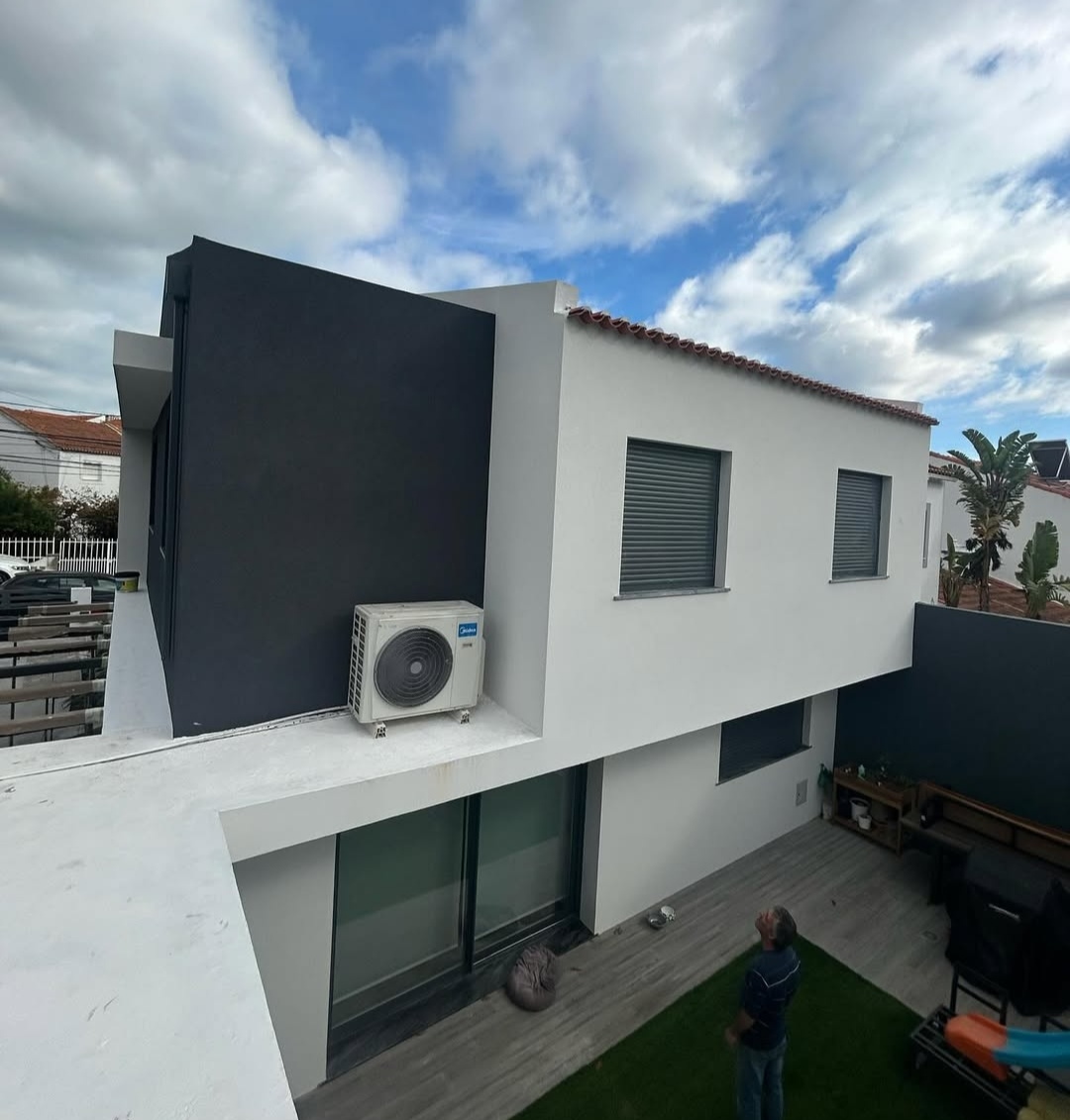 Amadeu Sampaio - Loures - Tile Installation