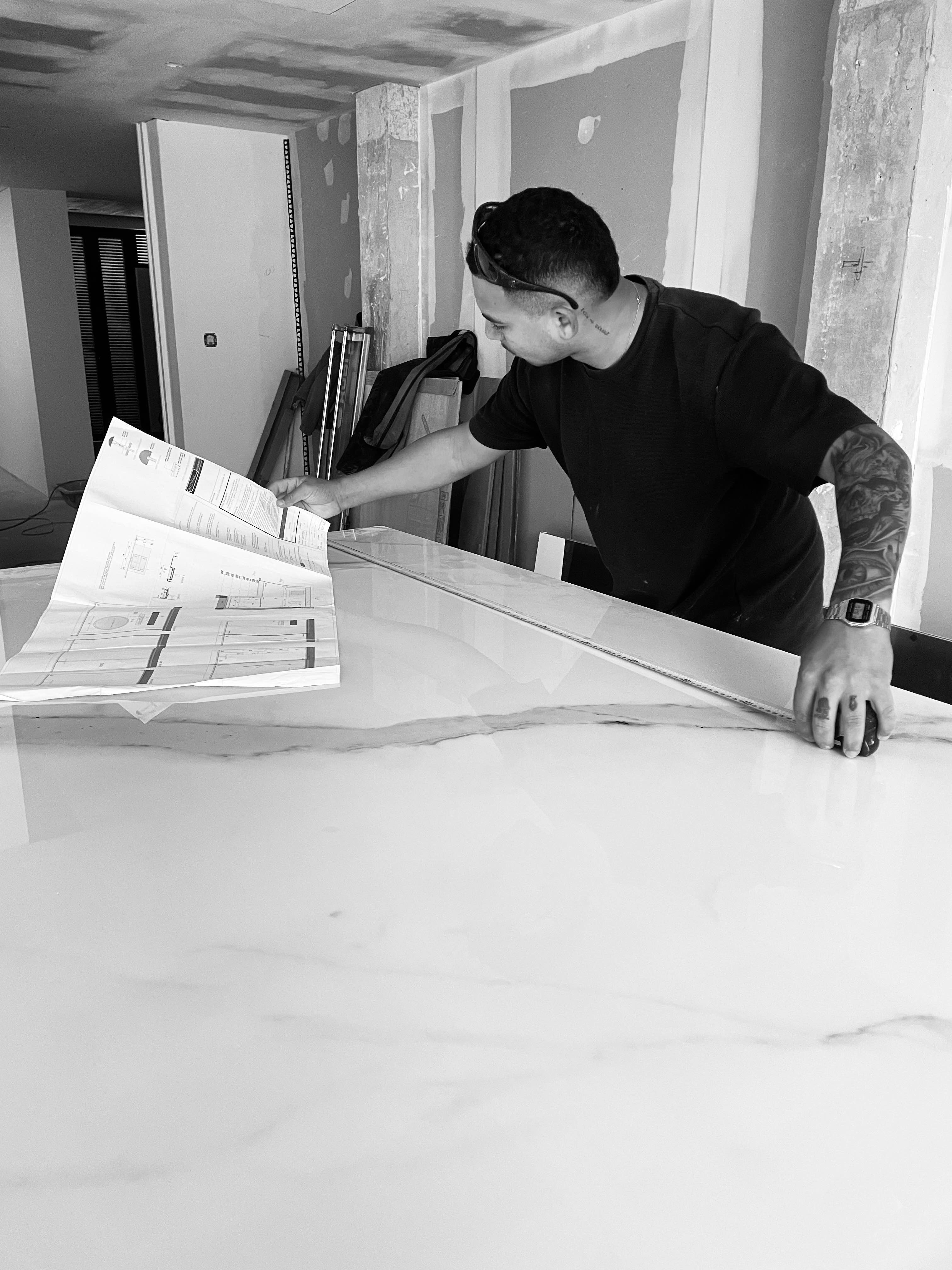 Maicon Douglas - Albufeira - Kitchen Tiling