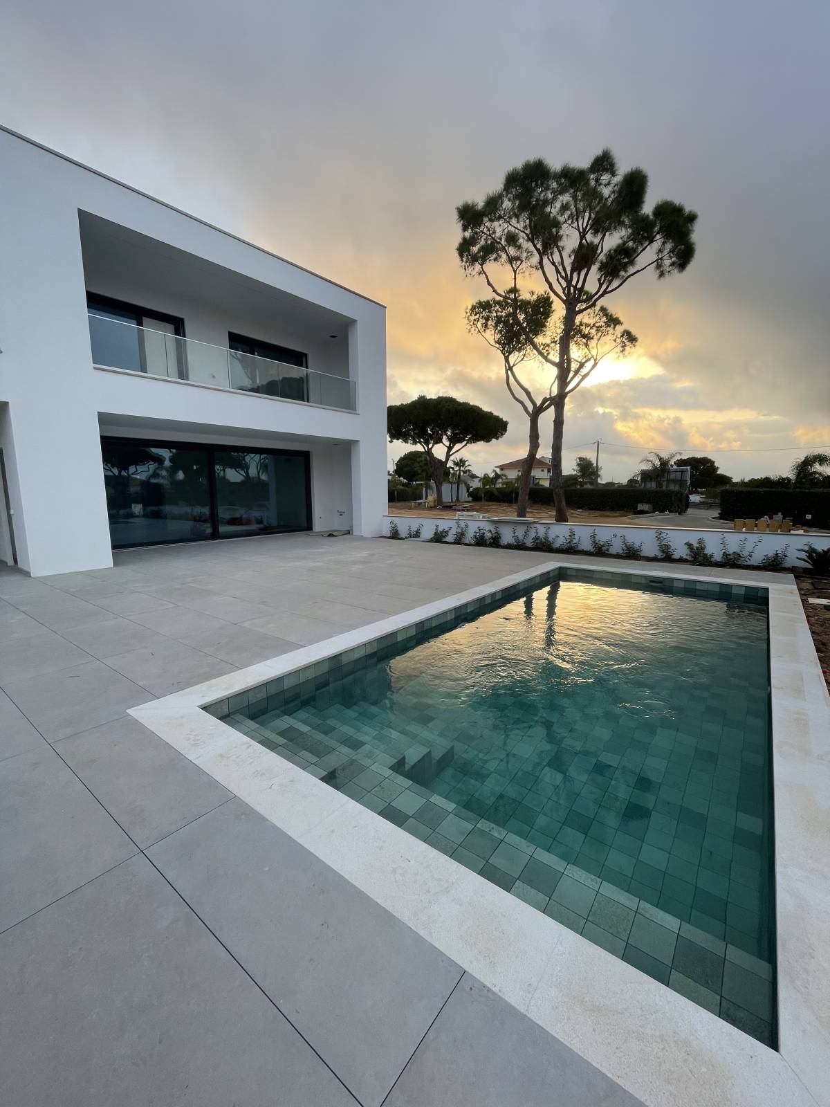 Maicon Douglas - Albufeira - Floor Tiling