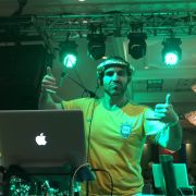 Dj Rodrigo Flores - Porto - DJ para Festa Juvenil