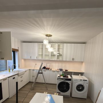 Cocinasyalgomas.ve - Porto - Servicios de construcción