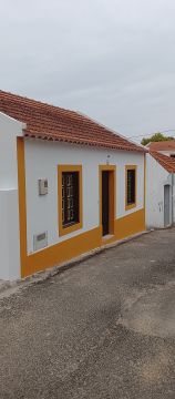 Ricardo Antunes - Óbidos - Carpet Installation