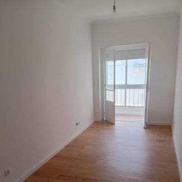 Jocasima Remodelações - Sintra - Bodenfliesen verlegen