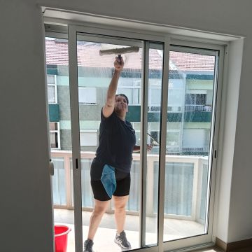 Patrícia Fernandes - Almada - Limpeza de Garagem