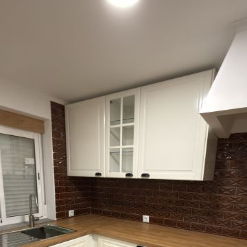 Cocinasyalgomas.ve - Porto - Adiciones y remodelaciones